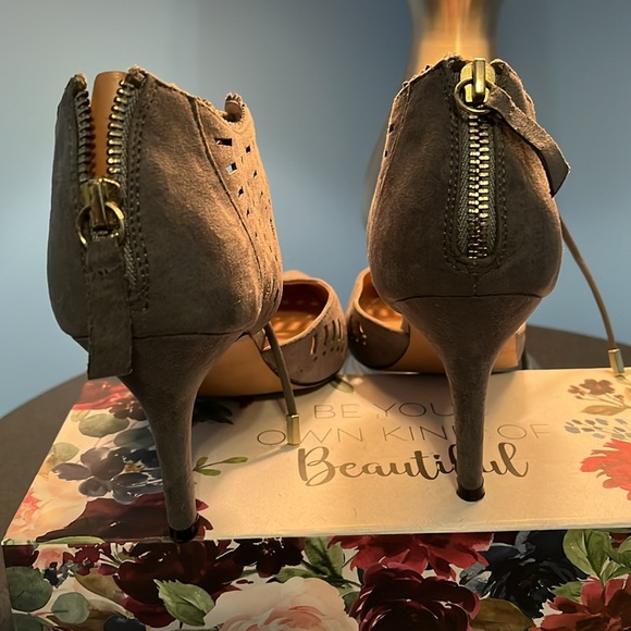 Metaphor Suede High Heel Pumps, Size 10. - Picture 2 of 10